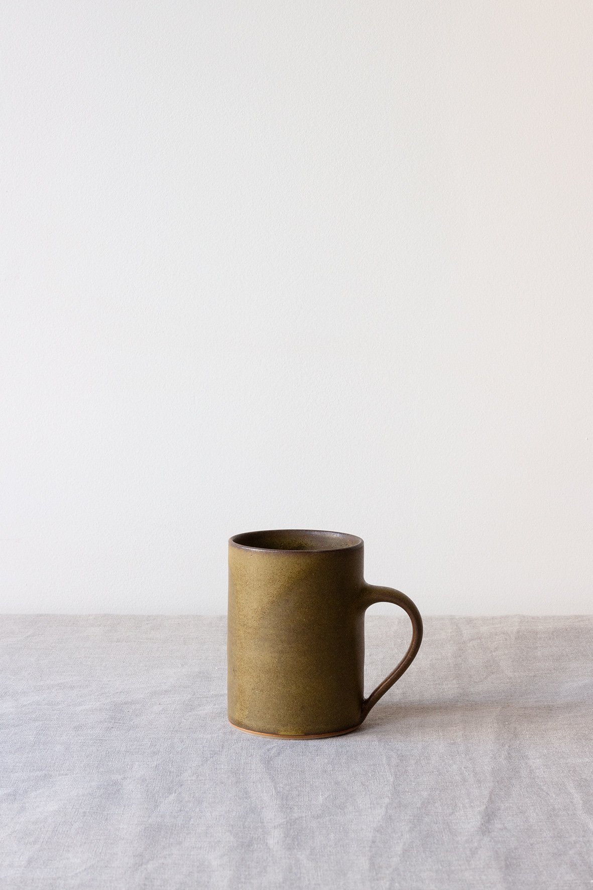 Image of grand mug / ocre