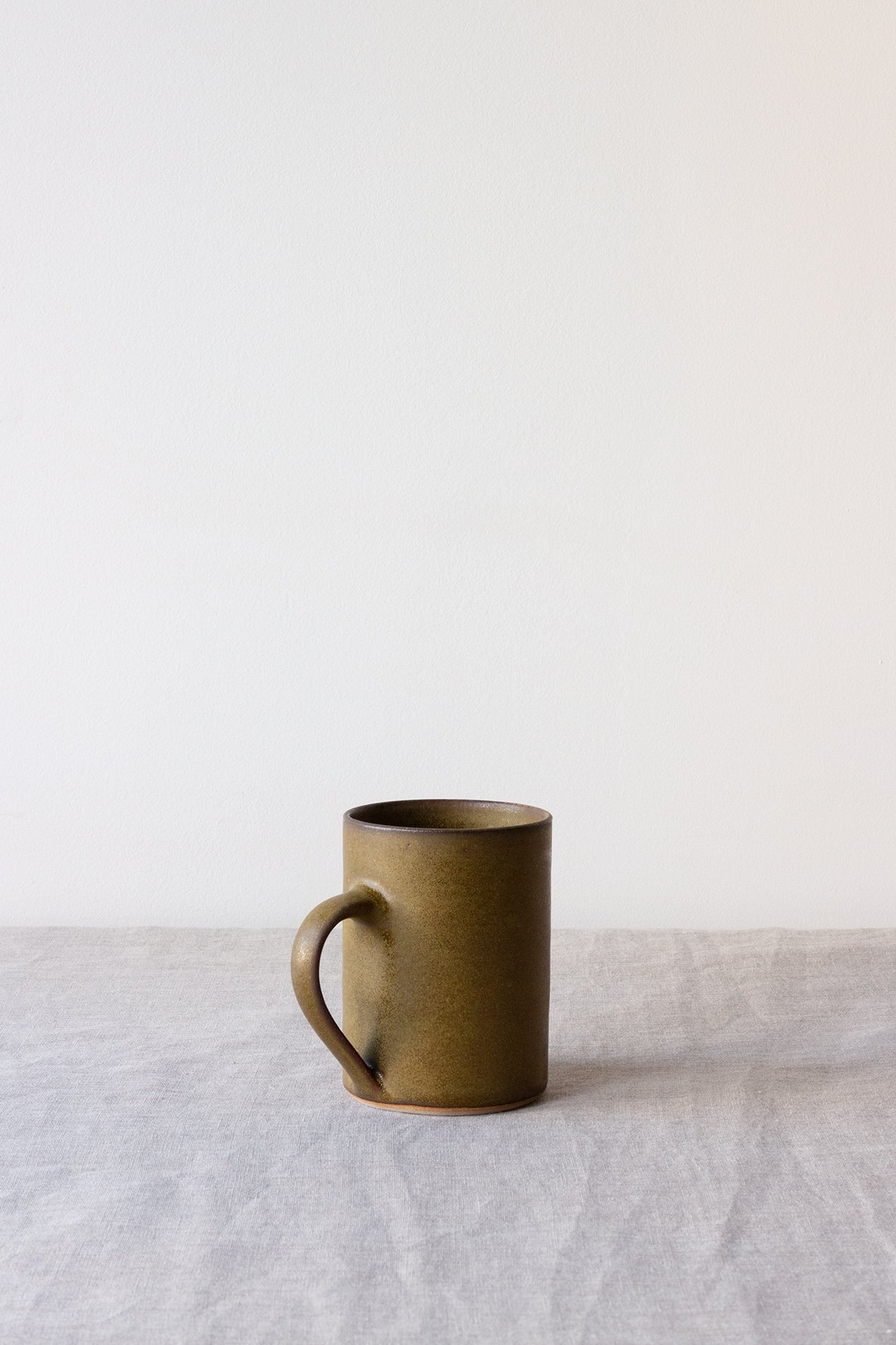 Image of grand mug / ocre