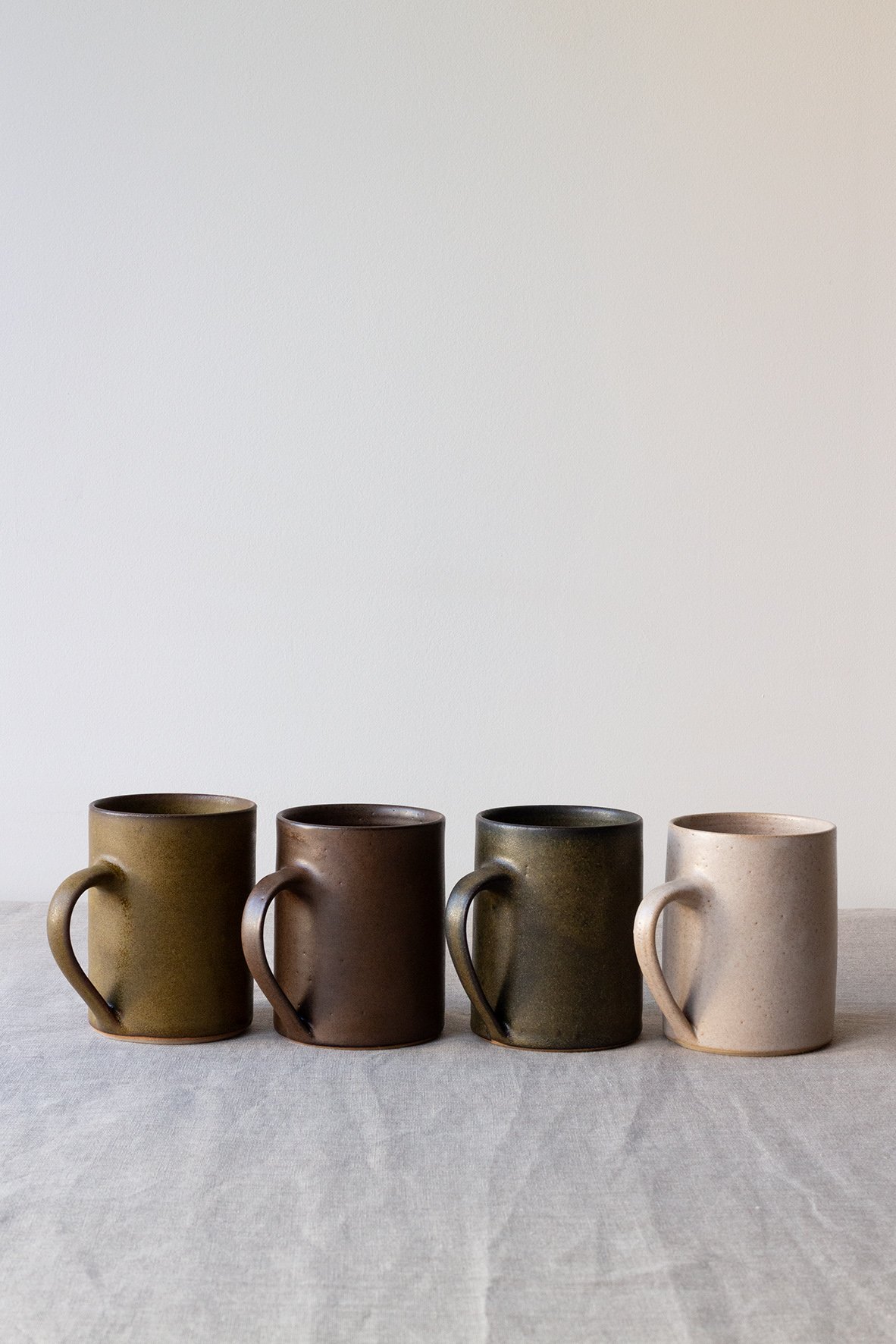 Image of grand mug / ocre