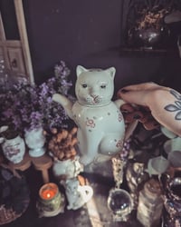 Image 2 of Kitty teapot 