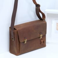 Image 2 of Chunky Large Scout in vintage brown