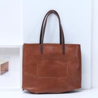 Image 3 of Medium Tote with pleated base in toasted caramel