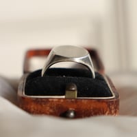 Image 2 of Round Signet