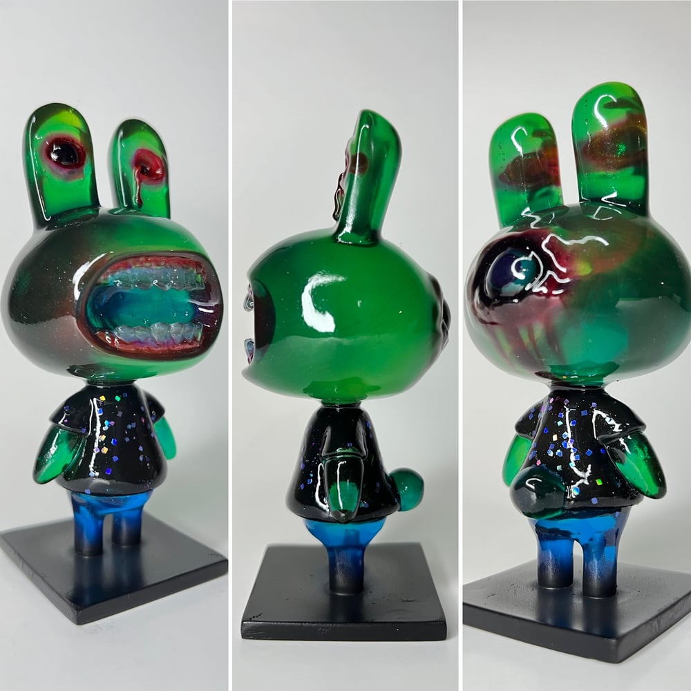 Image of Chatterer Bunny 1Up Show piece