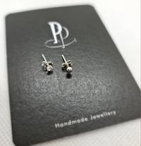 Image 7 of Dainty Flower Stud Enamel Earrings (EJ095)