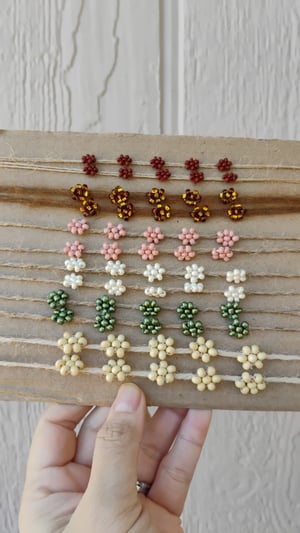 Image of Simple jute daisy tiebacks 