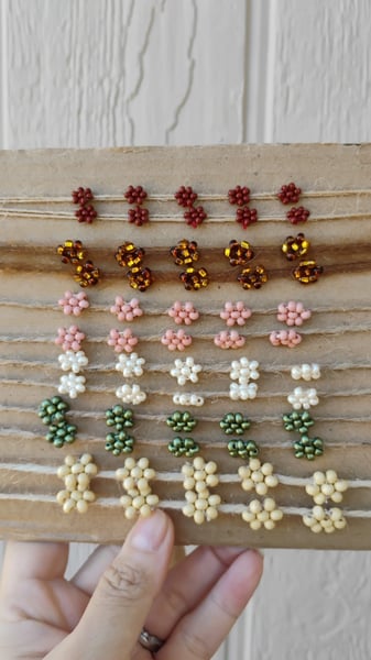 Image of Simple jute daisy tiebacks 