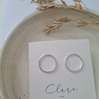 Minimal midi round studs 