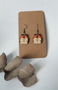 Image 2 of Earrings, tiger, leopard and lion