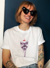 Image 1 of Tee-Shirt YUMMY RACCOON - COLLAB' SAMANTHA DOTTORI