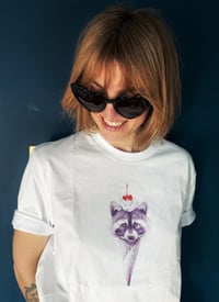 Image 4 of Tee-Shirt YUMMY RACCOON - COLLAB' SAMANTHA DOTTORI