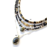 Image 3 of Capsule Festive Labradorite