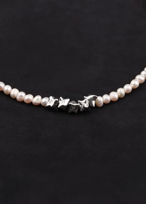 Image of LOWOOL - Struggle Pearl Necklace