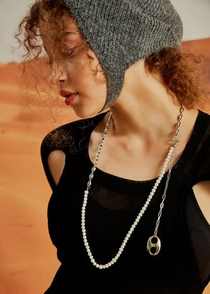 Image of LOWOOL - Pignose Pearl Belt Necklace