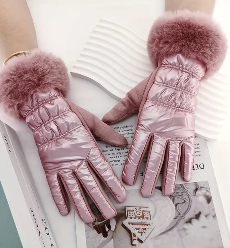 Image of The Holly Gloves