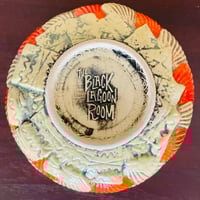 Image 7 of  Tiki Collection Aku Tiki Room Shell Lamp 22 oz 2-Piece Mug