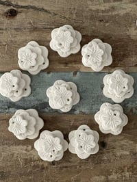 Image 5 of Decorative flowers, set of 3. Different sizes