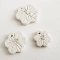 Image 3 of Decorative flowers, set of 3. Different sizes