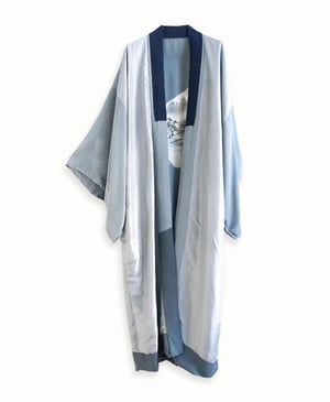 Image of Blå silke kimono til herrer / MK - med landskab - vendbar