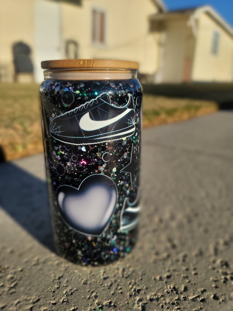 Image of Shoe 16oz Glass