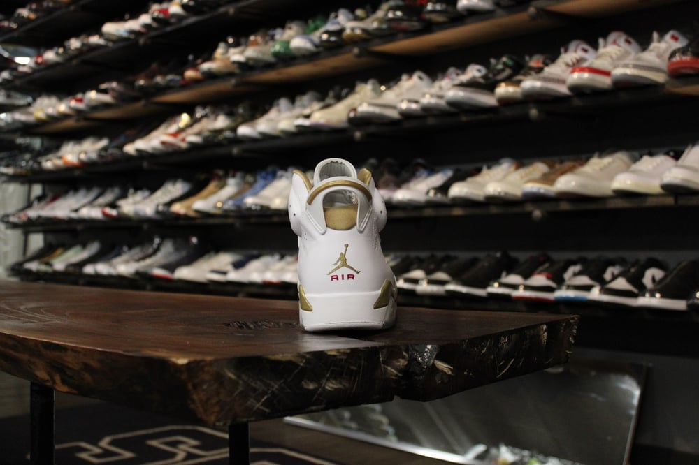 AIR JORDAN VI (6) "GOLDEN MOMENT"