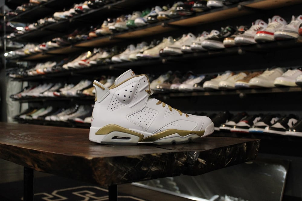 AIR JORDAN VI (6) "GOLDEN MOMENT"