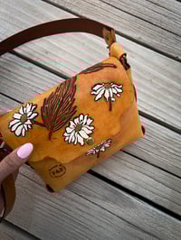 Image 5 of Daisy festival purse