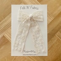 Ivory ribbon longtailbow // Grace