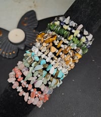 Image 2 of Bracciali con chips di pietre naturali
