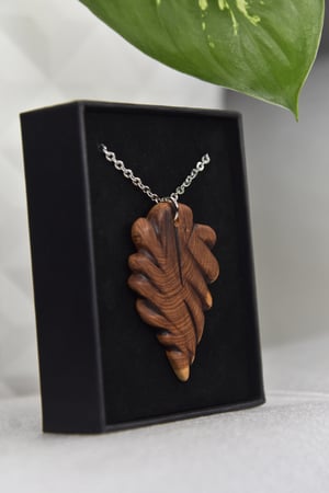 Image of Hoja plana bicolor y aromática.