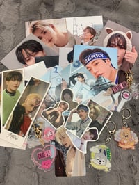 Image 2 of StrayKids Mystery pack