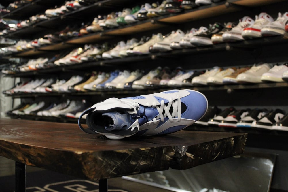 AIR JORDAN VI (6) "UNIVERSITY BLUE"