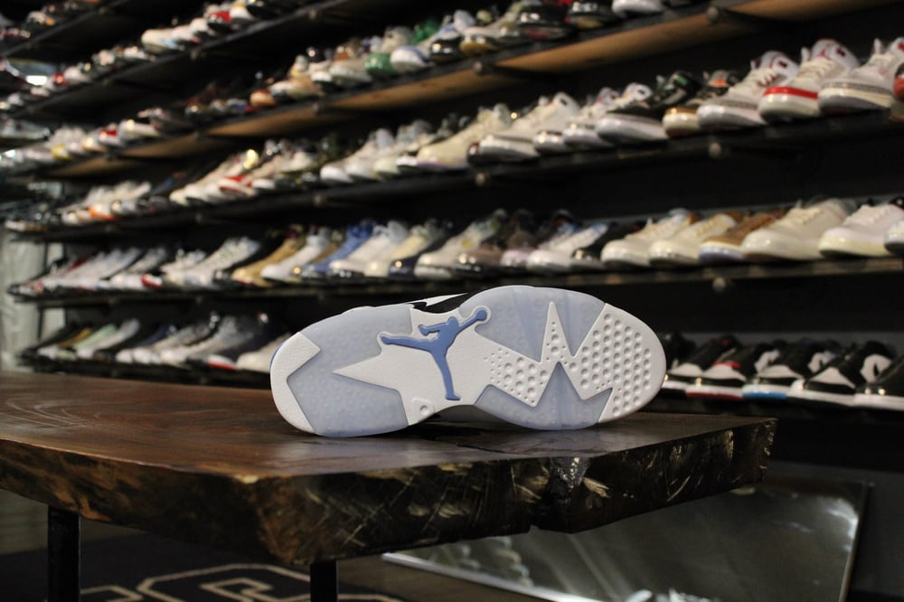 AIR JORDAN VI (6) "UNIVERSITY BLUE"