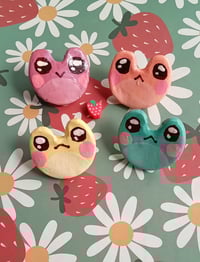 Image 1 of Froggie clay pins
