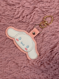 Image 2 of cinnamoroll keychain