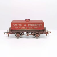 Dapol OO Guage Rectangular Tank Smith & Forrest - Weathered