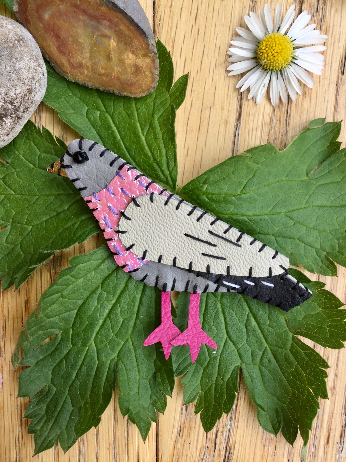 Image of Tiny Pigeon Brooch