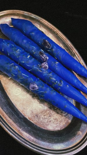 Image of 𝔄𝔮𝔲𝔞𝔯𝔦𝔲𝔰 ℭ𝔞𝔫𝔡𝔩𝔢𝔰