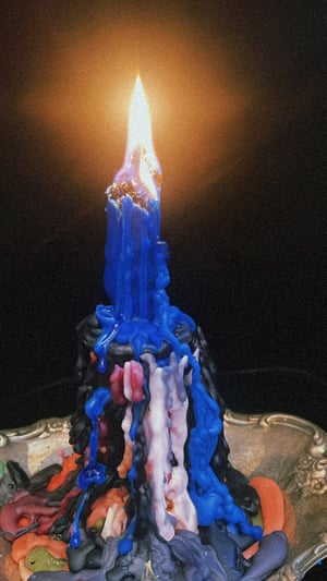 Image of 𝔄𝔮𝔲𝔞𝔯𝔦𝔲𝔰 ℭ𝔞𝔫𝔡𝔩𝔢𝔰