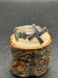Image 1 of Windmill 1 Ring size 9