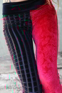 Image 1 of BIKOLOR LEGGINGS | RED + BLACK VELVET VERSION