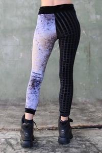 Image 4 of BIKOLOR LEGGINGS | SILVER + BLACK VELVET VERSION