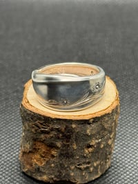 Image 1 of Laying Flowers Ring size 11