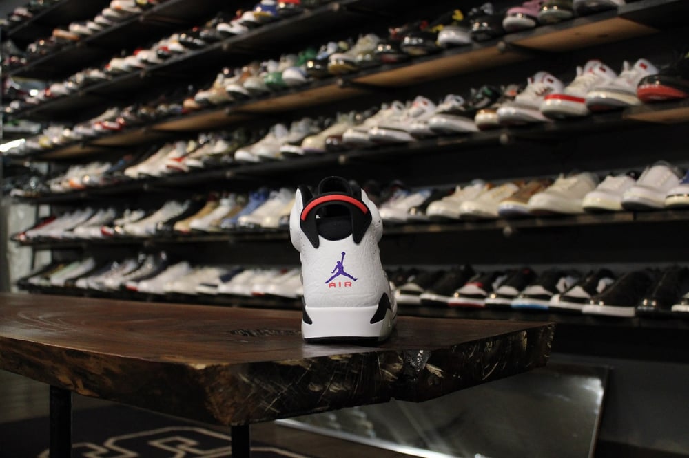 AIR JORDAN VI (6) "FLIGHT NOSTALGIA"
