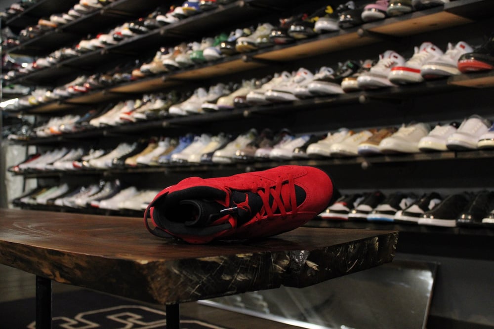AIR JORDAN VI (6) "TORO BRAVO"