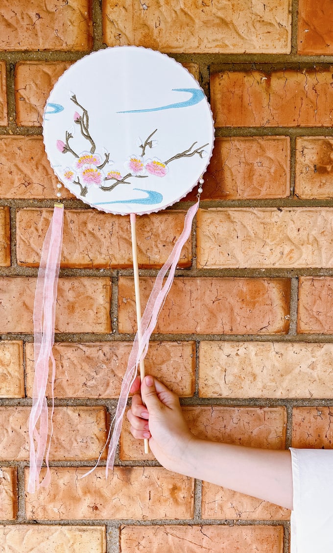 Image of Museum Co-branded Chinese Traditional Handmade Silk Woven Fan - Peach Blossoms