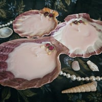 Image 2 of Aphrodite Shell Candles