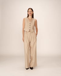 Image 3 of Chaleco Penn Beige