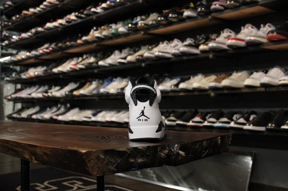 AIR JORDAN VI (6) "REVERSE OREO"