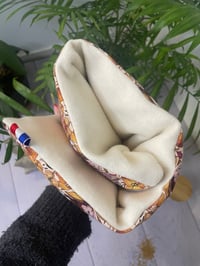 Image 2 of Bouillotte sèche cervicale aux graines de lin biologiques: Pandas roux et roses